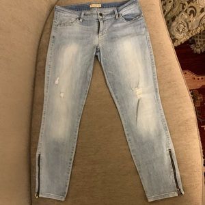Guess Vintage Low Rise mid length skinny jeans.